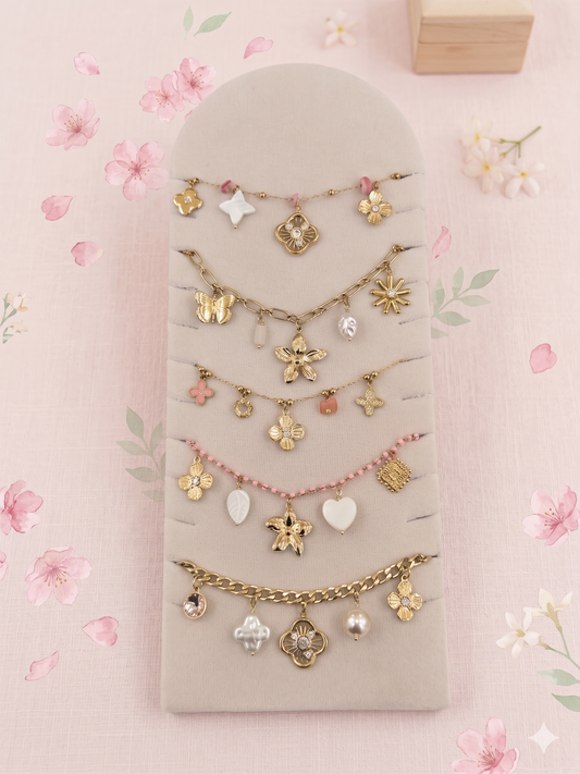 Lot de 5 bijoux à pendentifs floraux thème rose