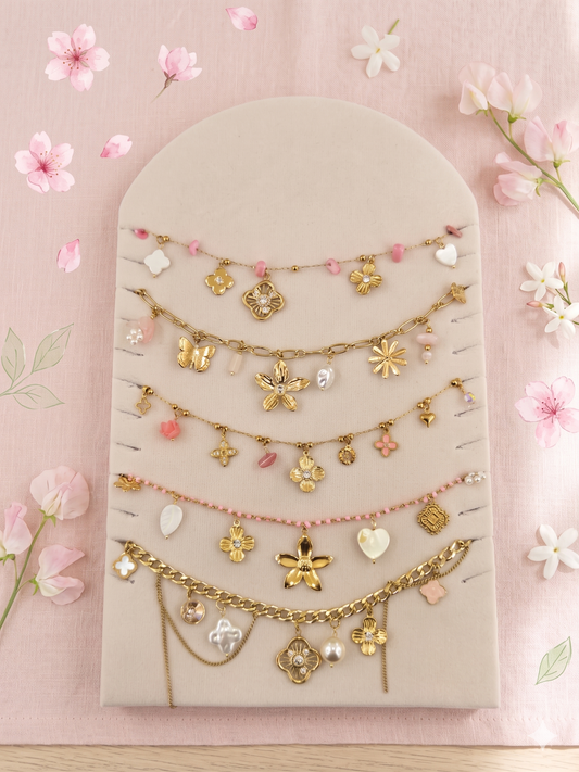 Lot de 5 bijoux à pendentifs floraux thème rose