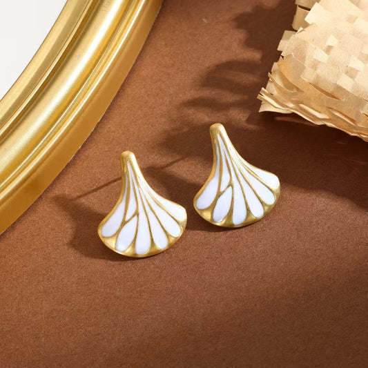 Boucles d'Oreilles Dorées Ginkgo émail Blanc