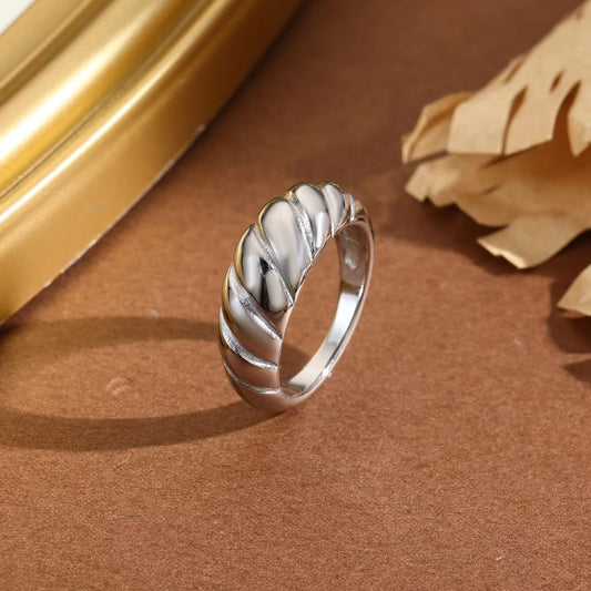 Bague Argentée Epaisse Motif Croissant