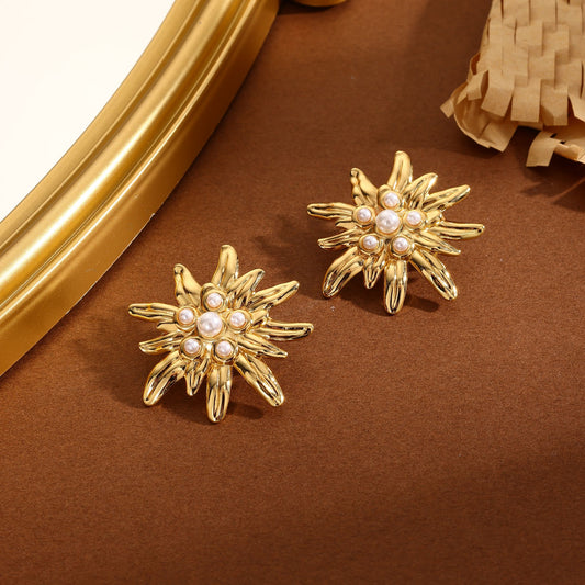 Boucles d'Oreilles Dorées Fleurs Multicouches Brillantes Avec Perles