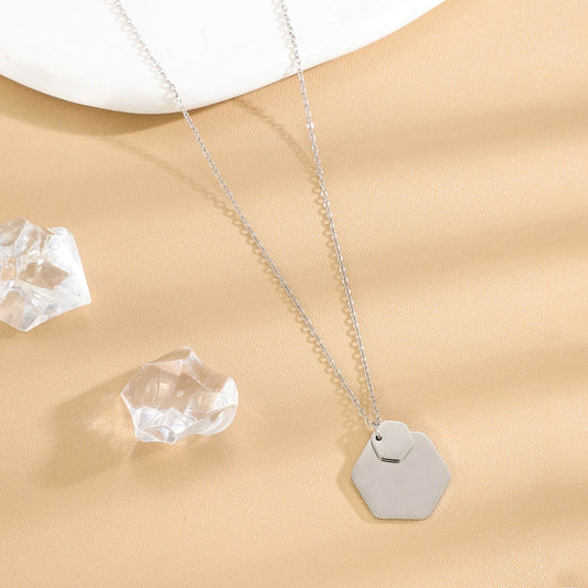 Collier Chaîne Fine Argentée Avec Double Plaque Hexagone À Graver