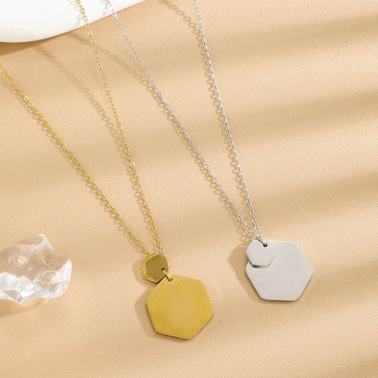 Collier chaîne dorée avec pendentifs hexagone à graver