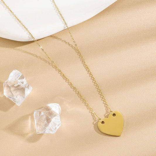 Collier Chaîne Dorée Avec Plaque Cœur à Graver