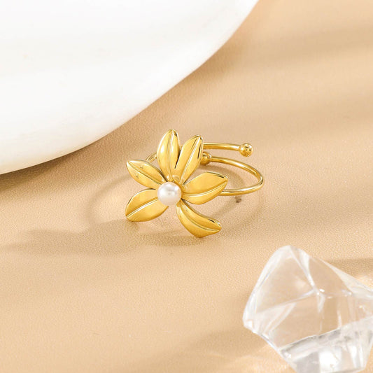 Bague Dorée Raffinée Fleur Avec Perle Ajustable