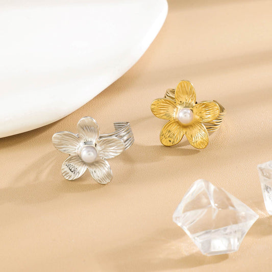 Bague Dorée Fleur Avec Perle Ouverture Ajustable