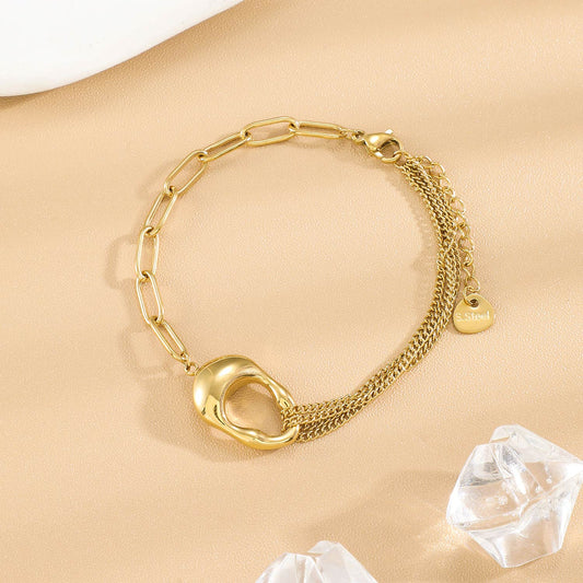 Bracelet Doré Avec Détails En Chaîne Et Anneau Sculptural