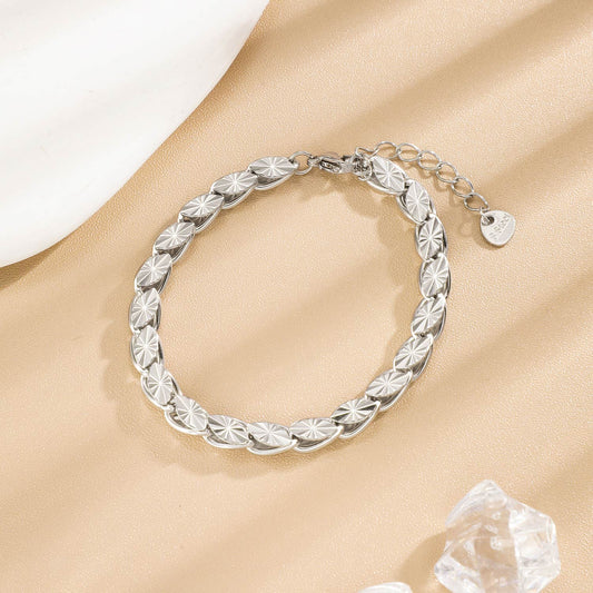 Bracelet Argenté Maillons Ovales Gravés Motifs Géométriques Étoilés