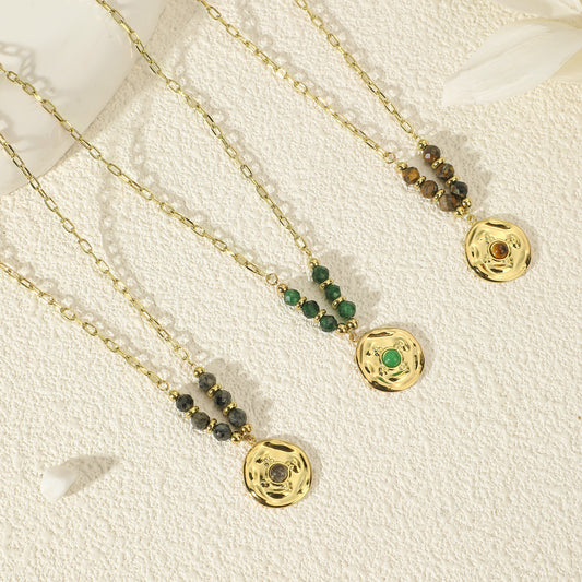 Collier Chaîne Dorée Pierre Grise Pampille Martelée