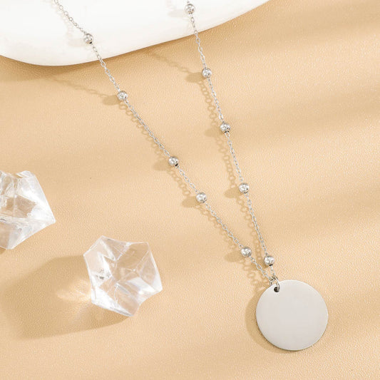Collier Chaîne Fine Argentée Avec Plaque Ronde À Graver Et Boules