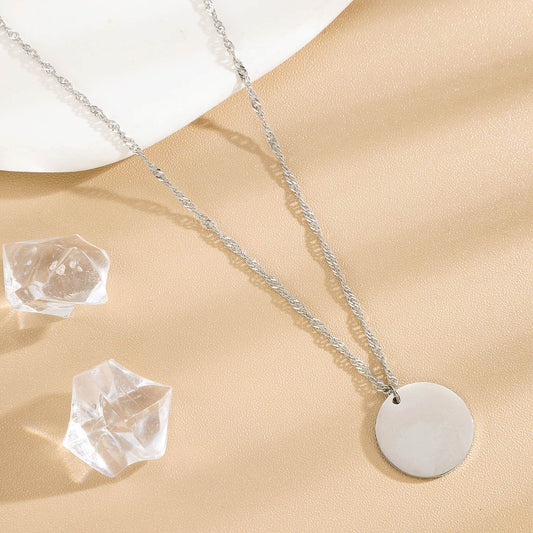 Collier Chaîne Argentée Torsadée Avec Plaque Ronde À Graver