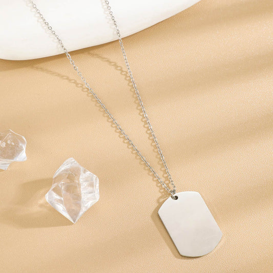 Collier Chaîne Fine Argentée Avec Plaque Rectangle Arrondie À Graver