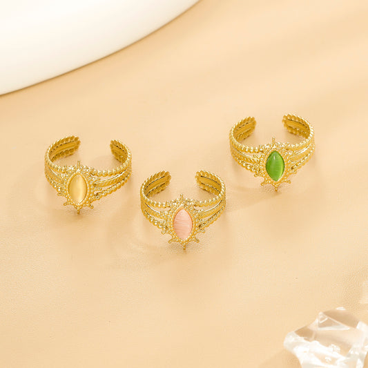 Bague Dorée Ajustable Torsadée Avec Pierre Ovale Verte