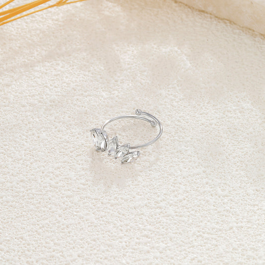 Bague argentée ajustable fine 6 strass pétales