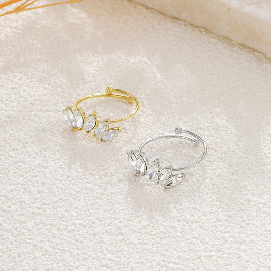 Bague argentée ajustable fine 6 strass pétales