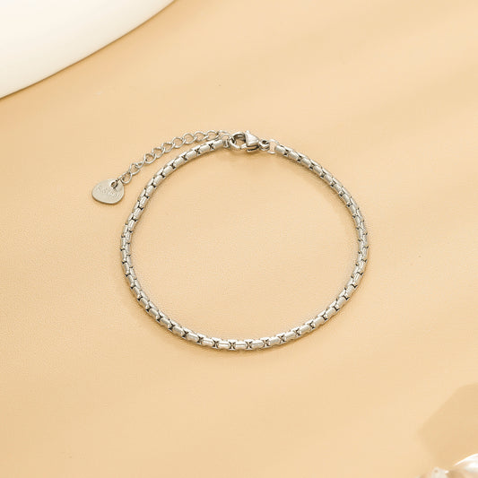 Bracelet Chaîne Argentée Maille Carrée Avec Extension Ajustable