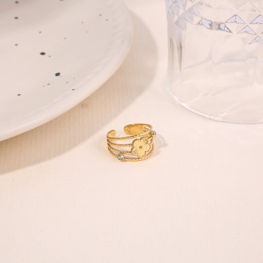 Bague Dorée Ajustable Fleur Éthérée Avec Strass
