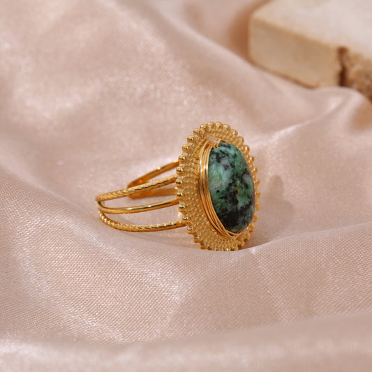 Bague contour dorée pierre turquoise africaine