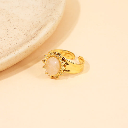 Bague Dorée Soleil Avec Pierre Centrale