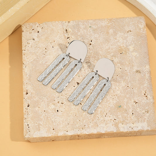 Boucles d'Oreilles Argentées Arches Et Plaques U Longues Martelées