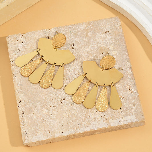 Boucles d'Oreilles Dorées Multi Plaques Brillantes Et Martelées