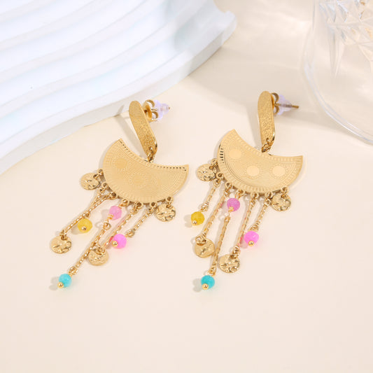 Boucles d'oreilles bohèmes dorées motif soleil avec pendentifs rond plaqué et perles colorées