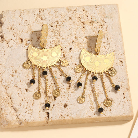 Boucles d'oreilles bohèmes dorées motif soleil avec pendentifs rond plaqué et perles noires