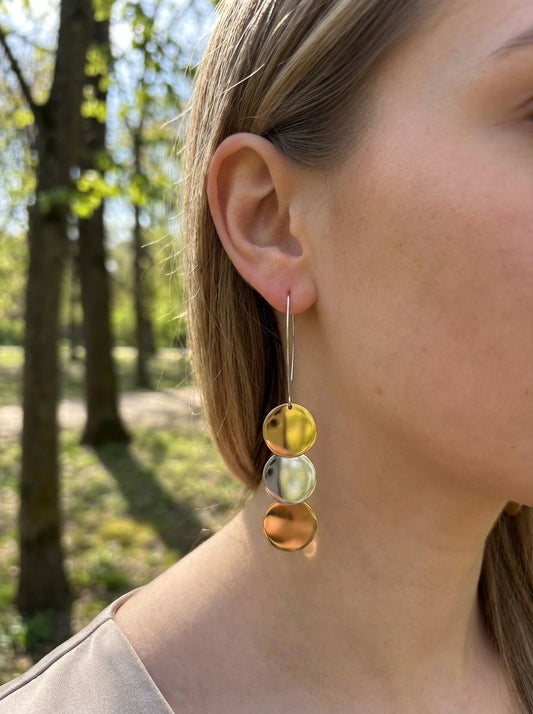 Boucles d'Oreilles Pendantes Avec Disques Dorées et Argentées Bicolore