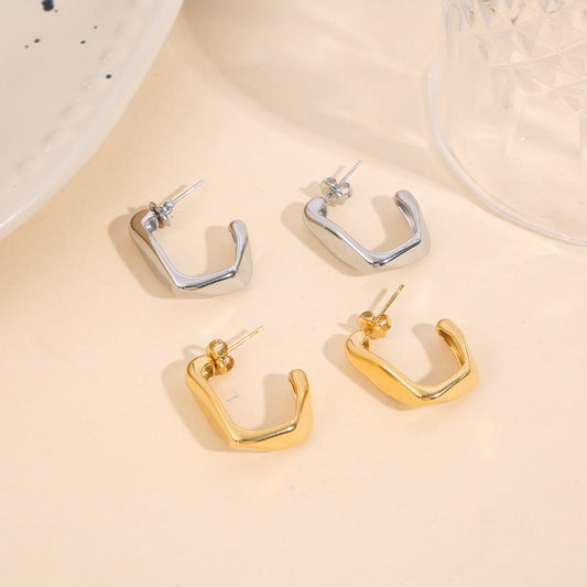 Boucles d’oreilles argentées créoles ouvertes semi-épaisses forme géométrique