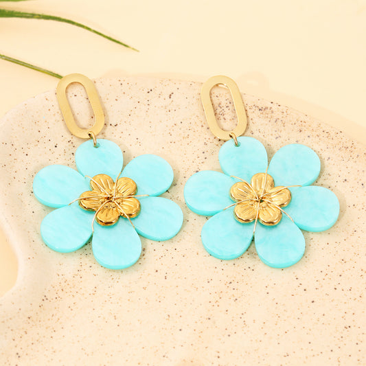 Boucles d'Oreilles Pendantes Dorées Fleur Résine Bleue Turquoise Style Riviera