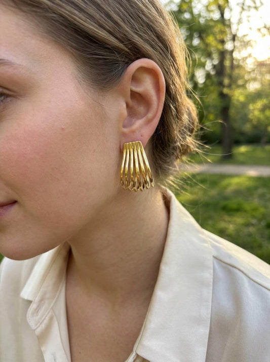 Boucles d’oreilles semi-créoles larges à 6 lignes parallèles