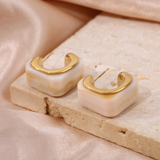 Boucles d'oreilles anneaux résine