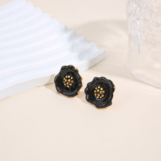Boucles d’oreilles puces fleur émaillée noir cœur doré