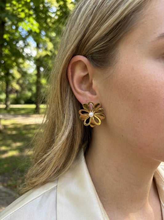 Boucles d'Oreilles Dorées Fleurs En Couches Avec Perles