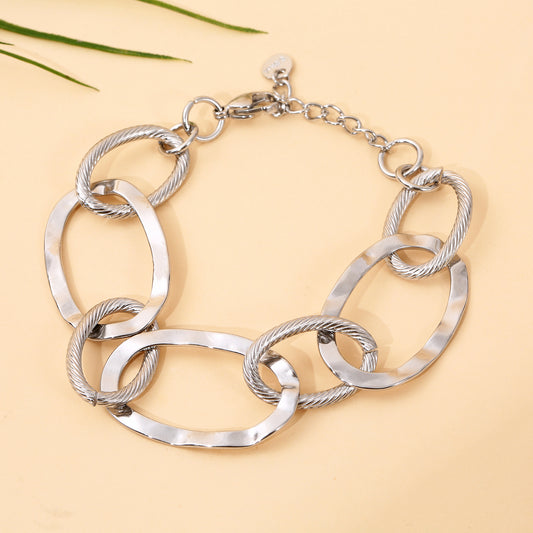 Bracelet Chaîne Maillons Argentés Martelés Et Torsadés