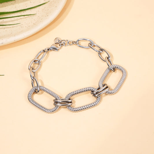 Bracelet Chaîne Argentée À Maillons Texturés