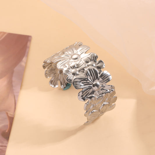 Bracelet Argenté Manchette Ouverte Brillante Motif Floral