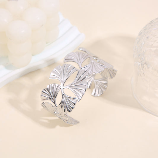 Bracelet Argenté Manchette Ouverte Brillante Feuilles De Ginkgo