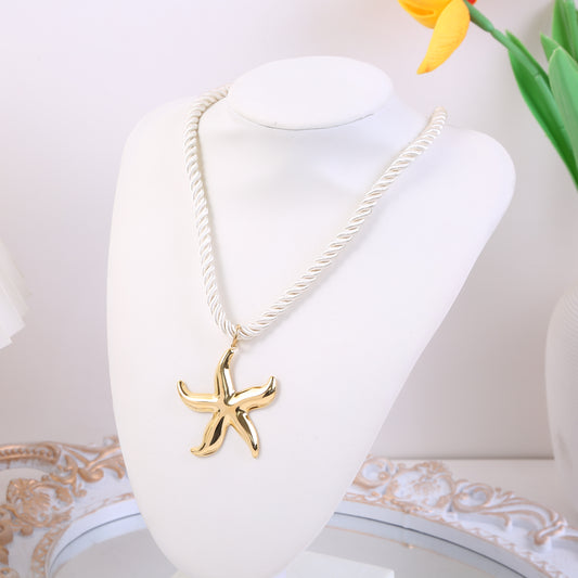 Collier Corde Torsadée Et Étoile De Mer Dorée