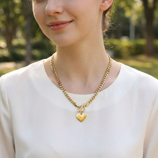 Collier maille gourmette plate fermoir toggle cœur lisse