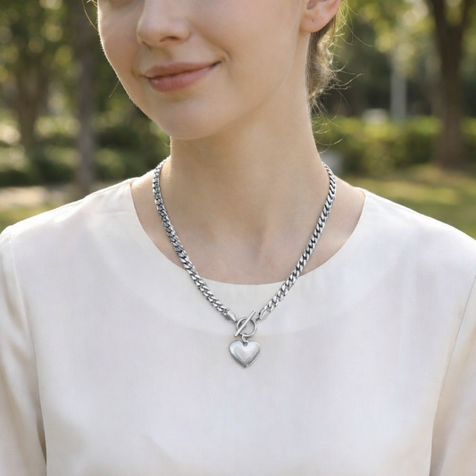 Collier maille gourmette plate fermoir toggle cœur lisse