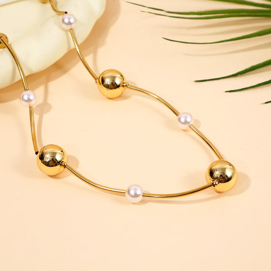 Collier Doré Sphère Et Perles Blanches