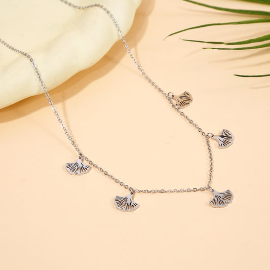 Collier Chaîne Fine Argentée Feuilles De Ginkgo Délicates