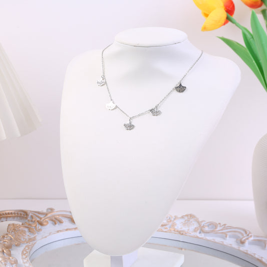 Collier Chaîne Fine Argentée Feuilles De Ginkgo Délicates