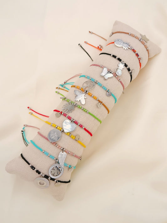 Lot de bracelet fils avec pendentifs argentés