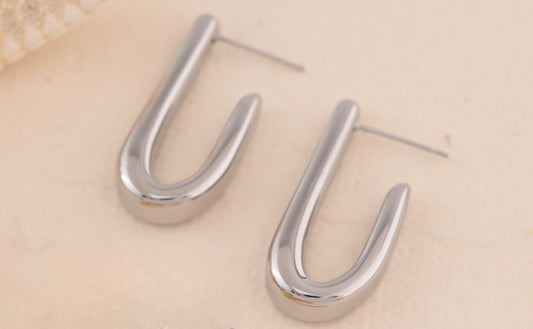 Boucles d'oreilles argentées épaisses en U ouvert
