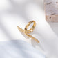 Bague dorée ajustable par l'avant double asymétrique