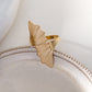 Bague dorée ajustable par l'avant fleur de ginkgo