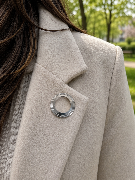 Broche argentée cercle lisse en acier inoxydable