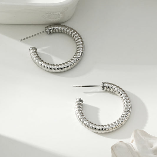 Boucles d'Oreilles Argentées Créoles Ouvertes Chenilles